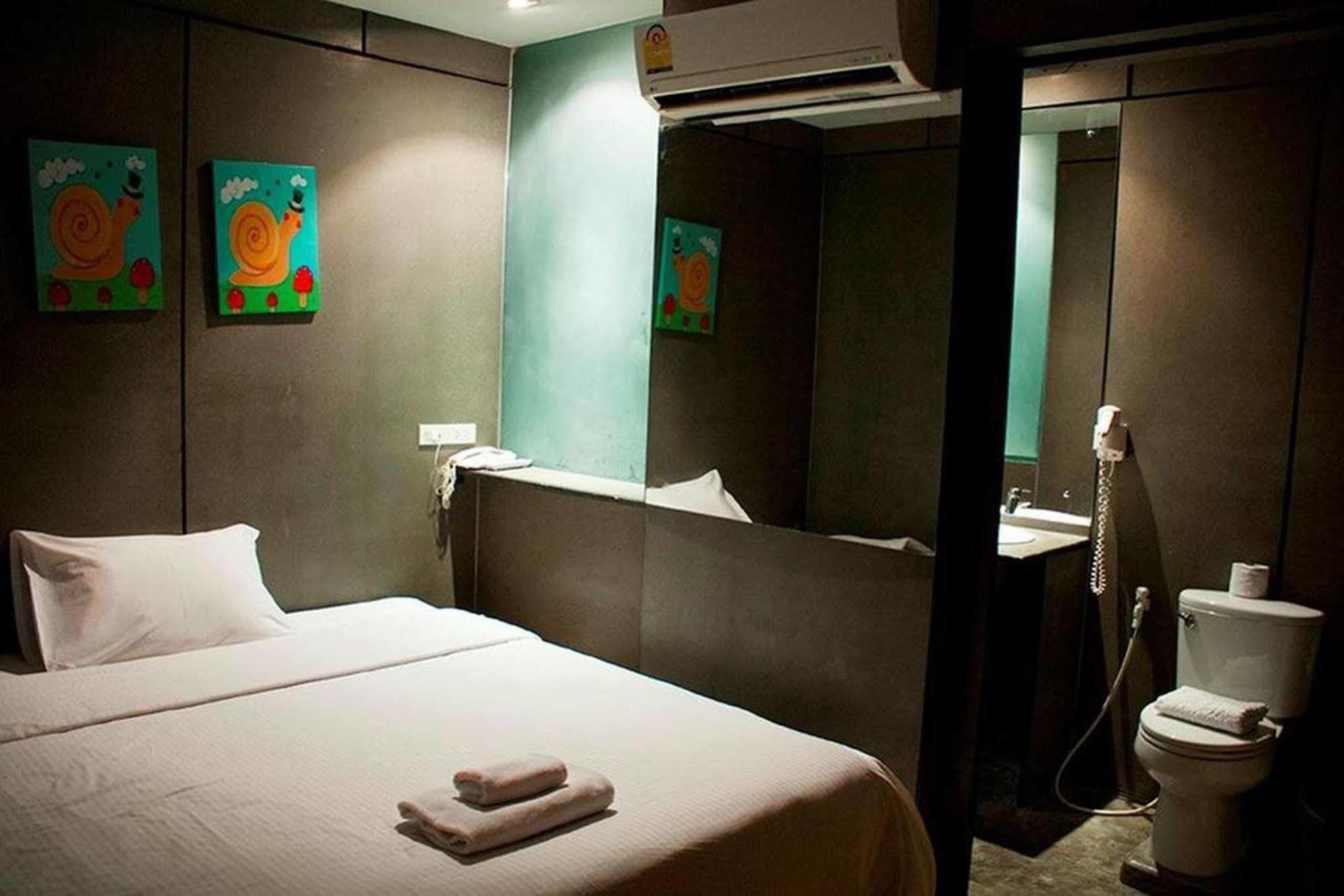 Justbeds Hotel Bangkok Buitenkant foto