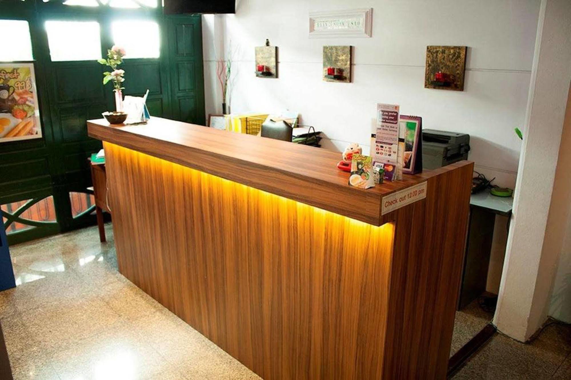 Justbeds Hotel Bangkok Buitenkant foto