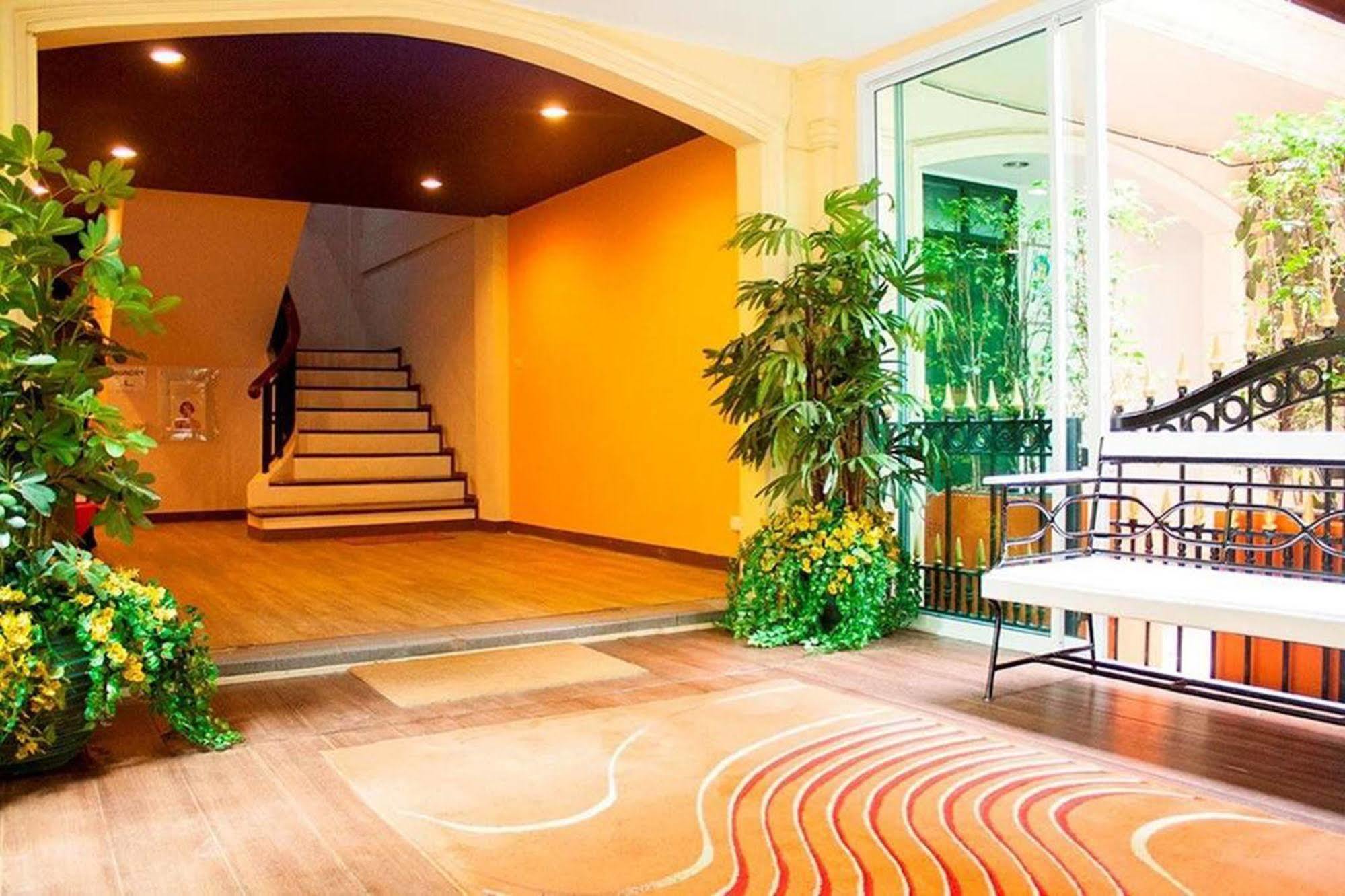 Justbeds Hotel Bangkok Buitenkant foto